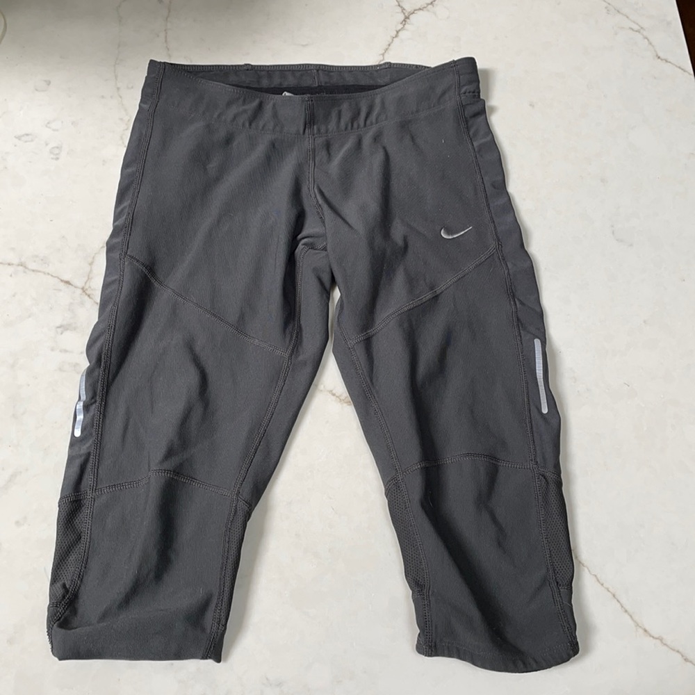 Fro-Fit knee length Nike leggings, size XS